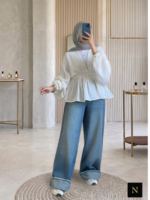 ⁦بلوزة ستايل عصري بقصة واسعة مريحة ولمسة أنثوية راقية، مناسبة للجامعة والخروجات واللوك اليومي⁩ - الصورة ⁦3⁩